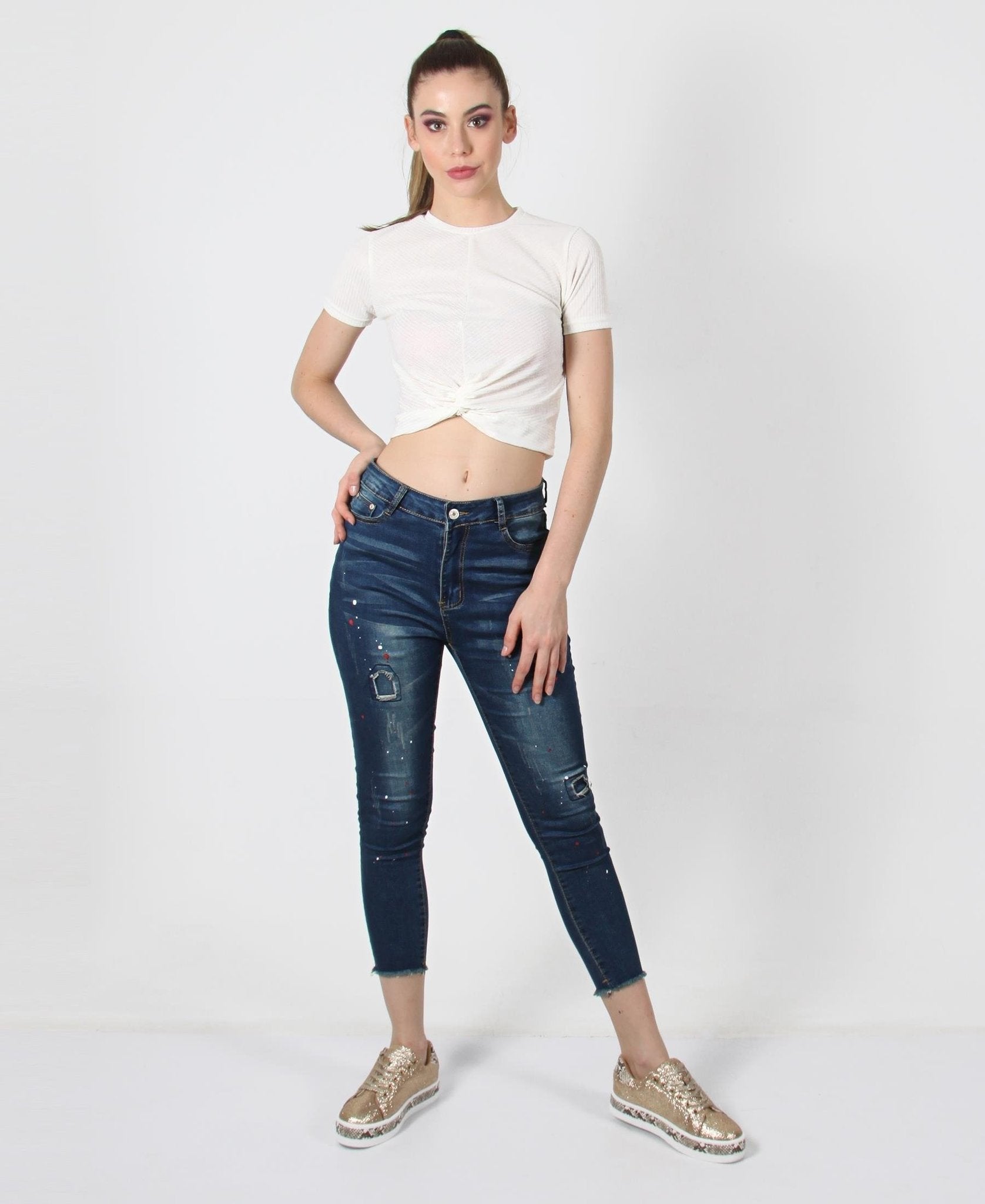 KNOT FRONT CROP TOP - WHITE